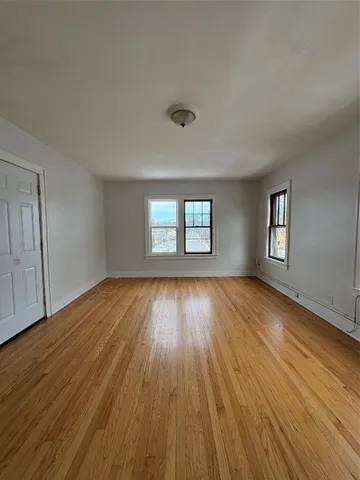 $1,300 | 364 Floral Avenue, Unit 2L, Johnson City, NY 13790