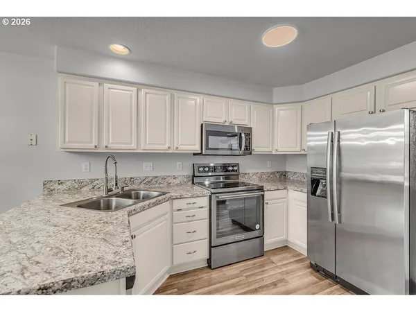 $299,900 | 6211 Southeast Polaris Way, Hillsboro, OR 97123
