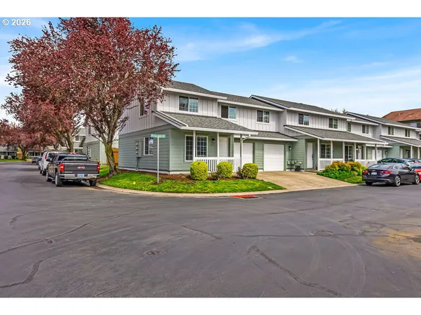 $299,900 | 6211 Southeast Polaris Way, Hillsboro, OR 97123