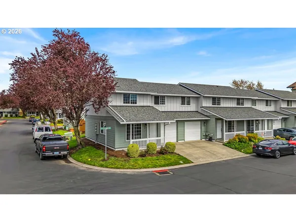 $299,900 | 6211 Southeast Polaris Way, Hillsboro, OR 97123