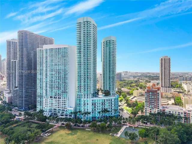 $1,450,000 | 1900 North Bayshore Drive, Unit PH4902, Miami, FL 33132