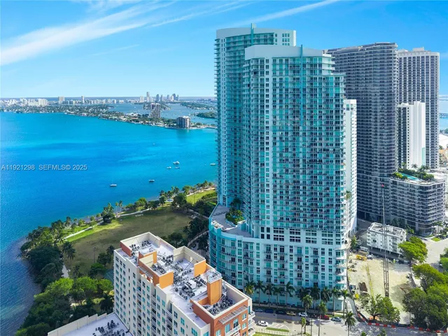 $1,450,000 | 1900 North Bayshore Drive, Unit PH4902, Miami, FL 33132