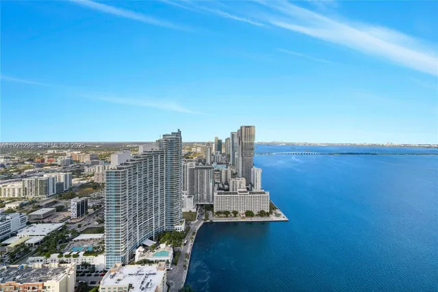 $1,450,000 | 1900 North Bayshore Drive, Unit PH4902, Miami, FL 33132