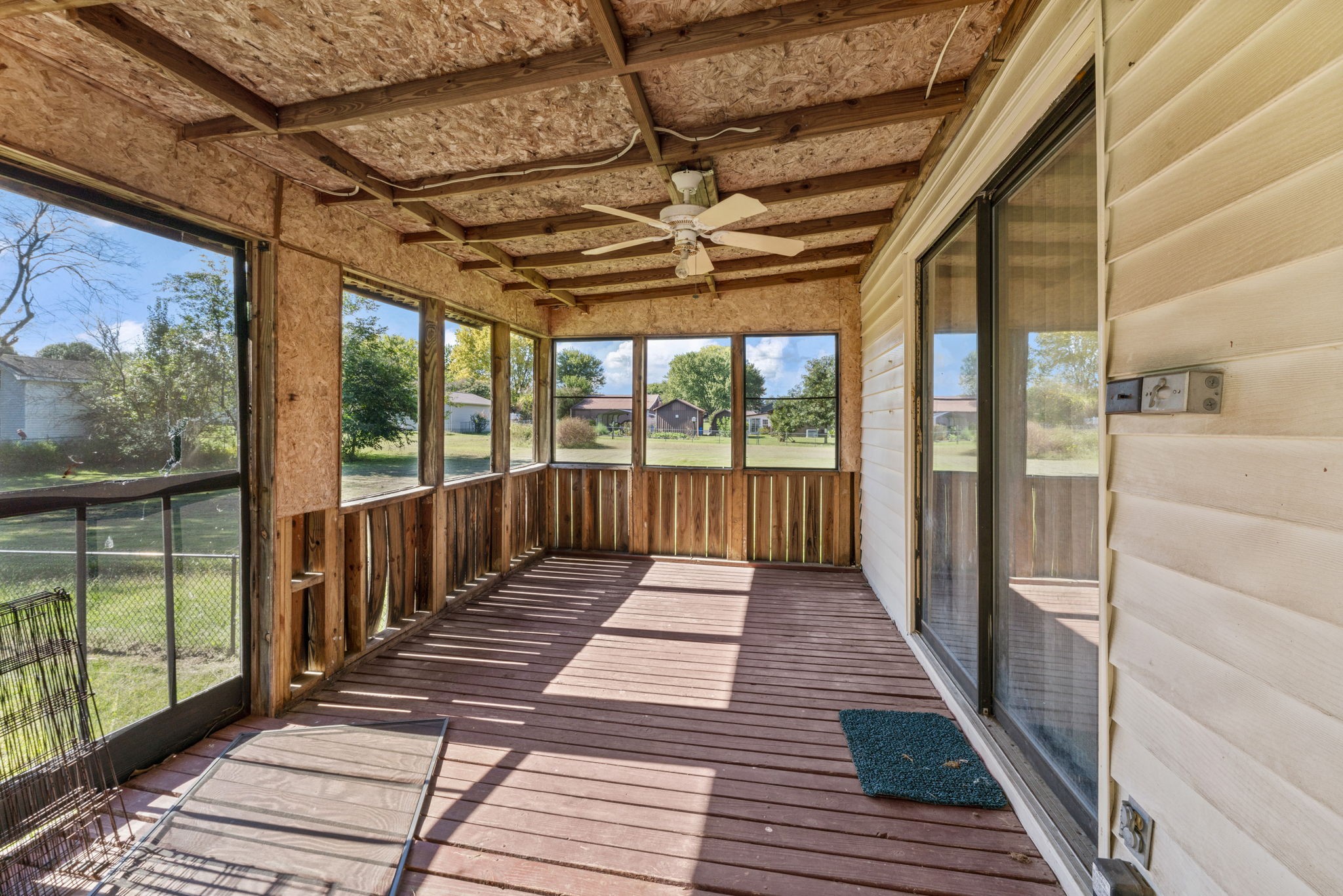 499 Ridgewood Drive Manchester, TN 37355 - Photo 30 of 37 a porch with wooden floor