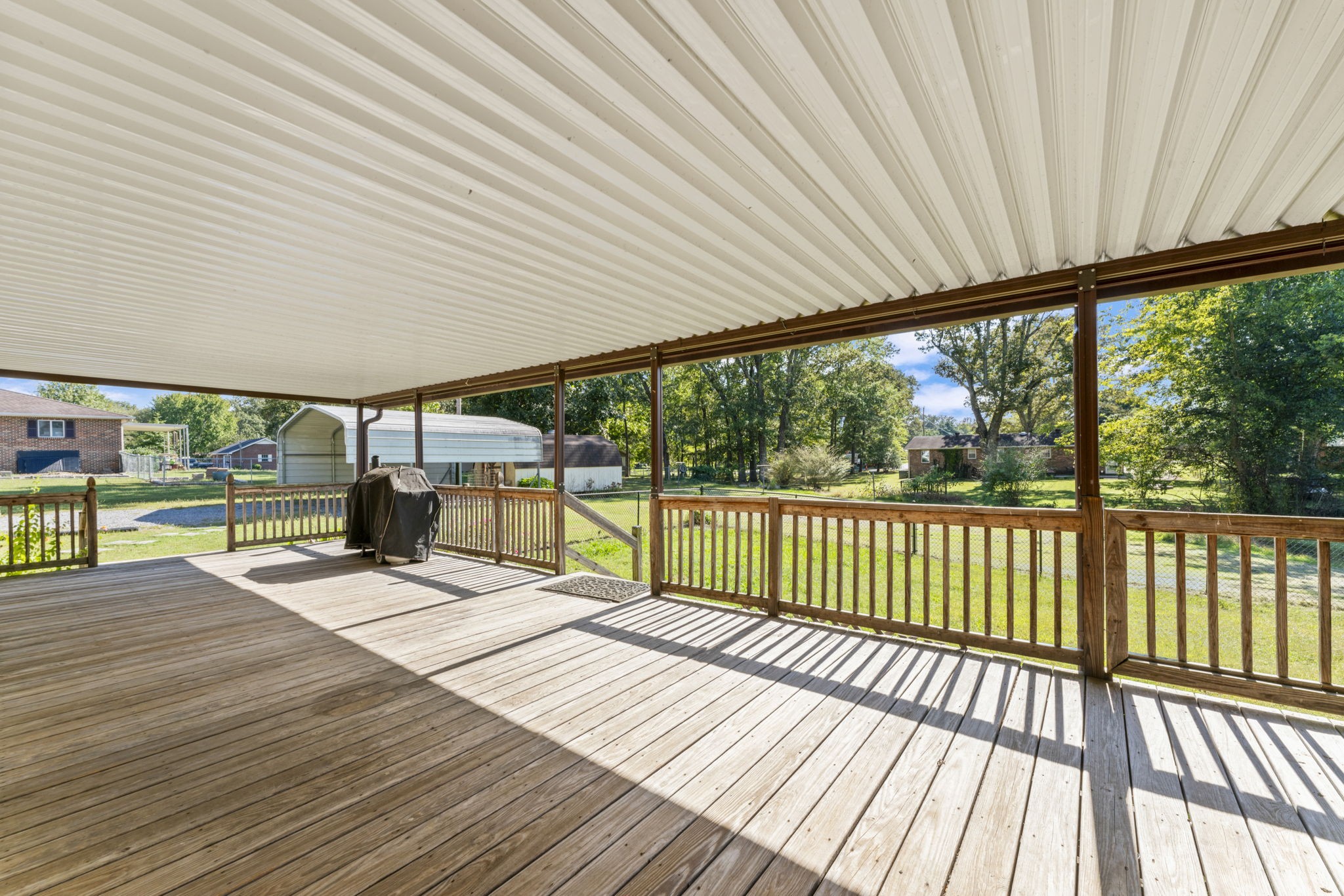 499 Ridgewood Drive Manchester, TN 37355 - Photo 31 of 37 a view of porch with wooden floor