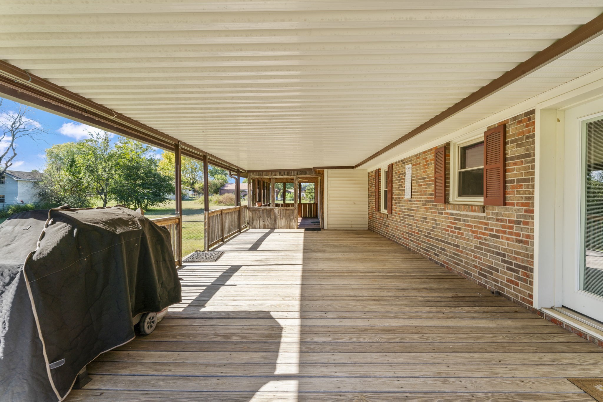 499 Ridgewood Drive Manchester, TN 37355 - Photo 32 of 37 a hallway with wooden floor