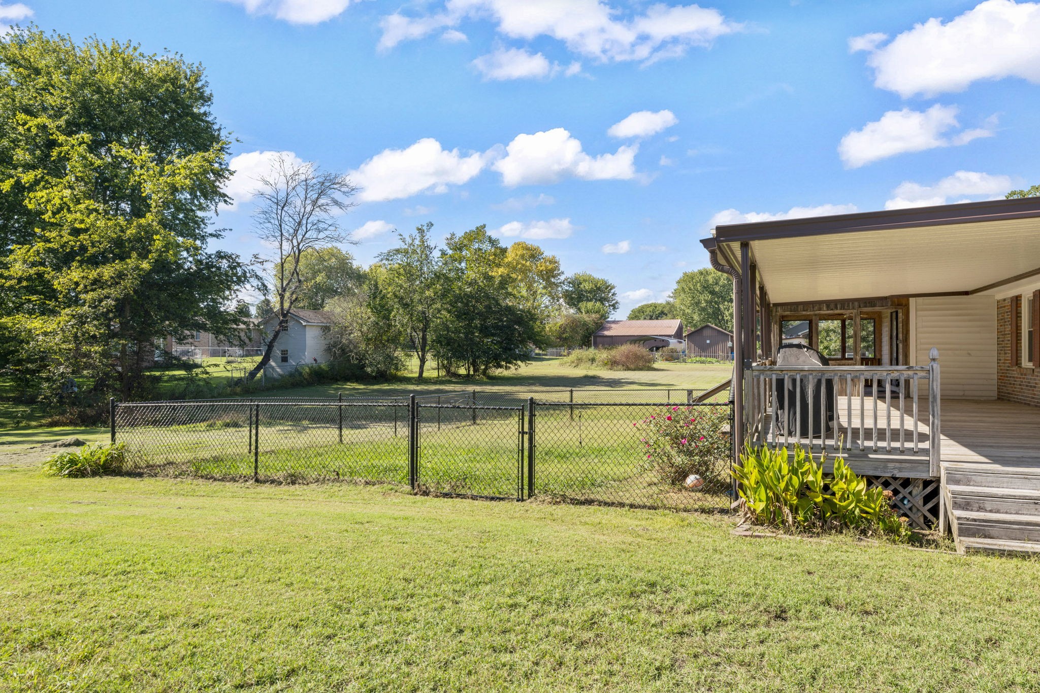 499 Ridgewood Drive Manchester, TN 37355 - Photo 35 of 37 a view of a garden