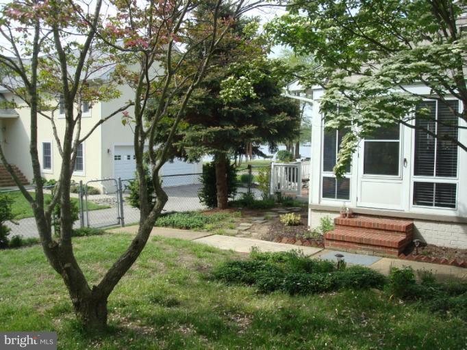 265 Beach Road Pasadena, MD 21122 - Photo 9 of 16 Exterior (Rear)