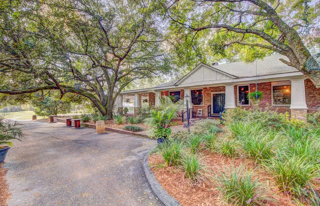 $699,000 | 408 Country Club Boulevard, Summerville, SC 29483