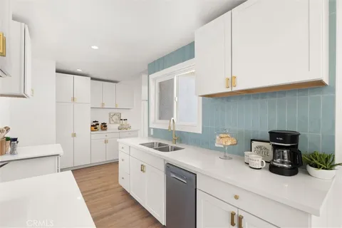 $735,000 | 1559 West 113th Street, Los Angeles, CA 90047