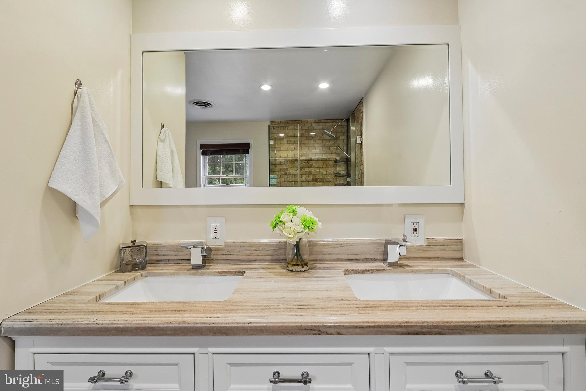 820 Philadelphia Avenue Silver Spring, MD 20910 - Photo 27 of 55 Primary Bathroom