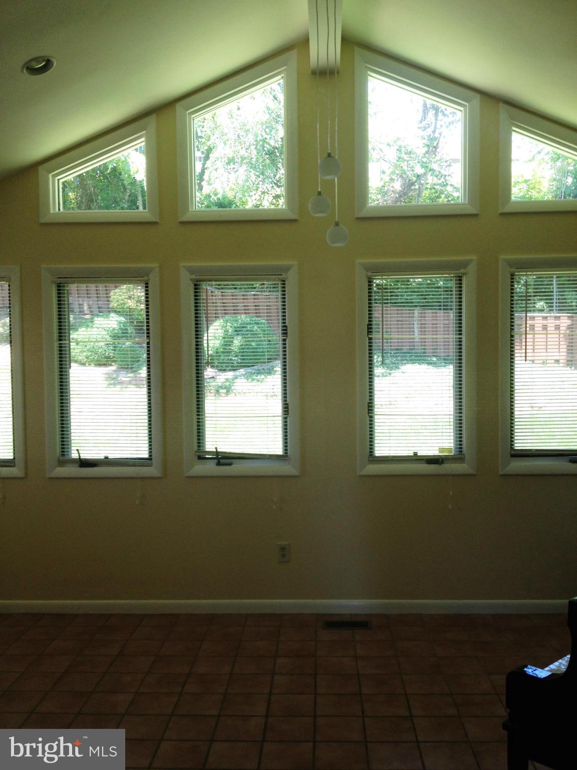 6806 Collinsdale Road Baltimore, MD 21286 - Photo 12 of 29 Interior (General)