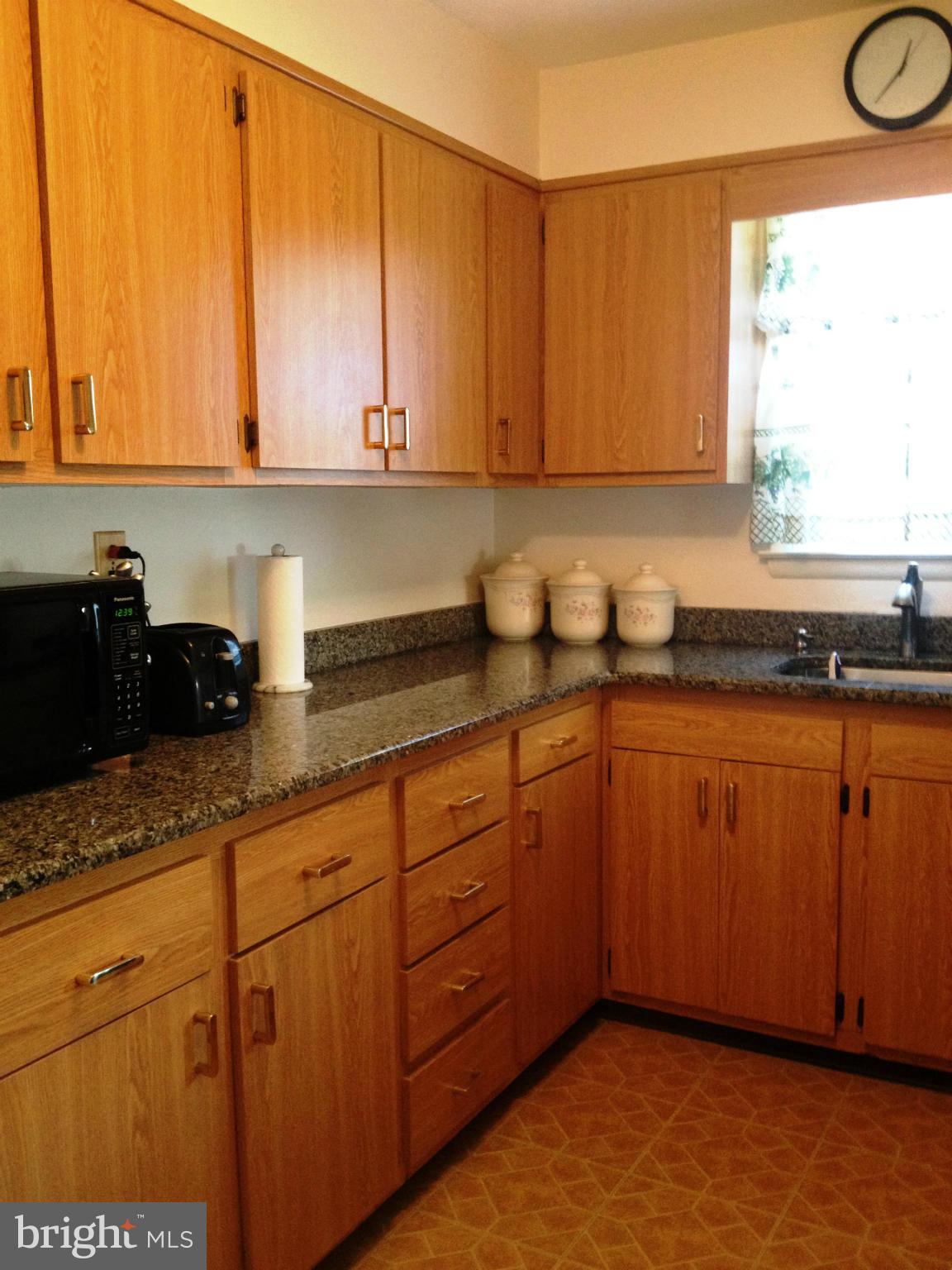 6806 Collinsdale Road Baltimore, MD 21286 - Photo 10 of 29 Kitchen