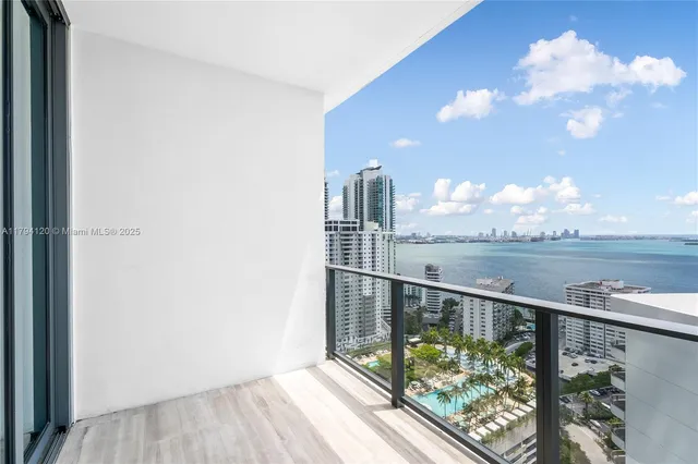 $1,590,000 | 1451 Brickell Avenue, Unit 2703, Miami, FL 33131