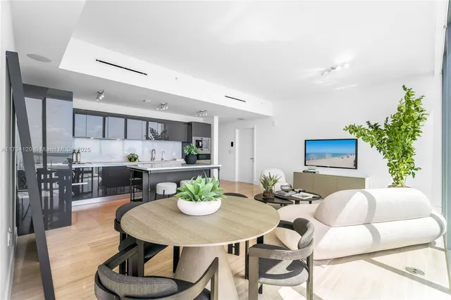 $1,590,000 | 1451 Brickell Avenue, Unit 2703, Miami, FL 33131