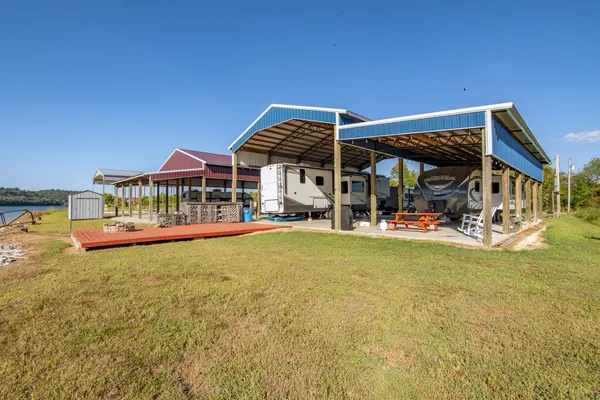 $165,000 | 1997 Hardin Bottom River Road, Clifton, TN 38425