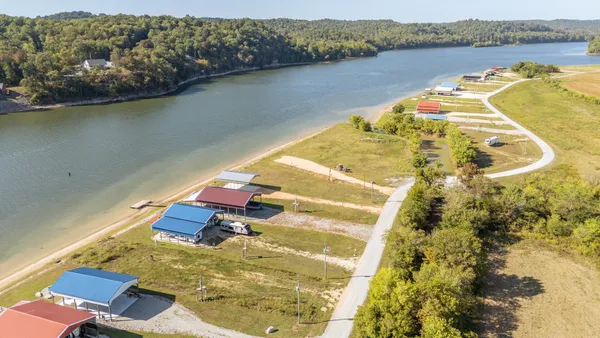 $165,000 | 1997 Hardin Bottom River Road, Clifton, TN 38425
