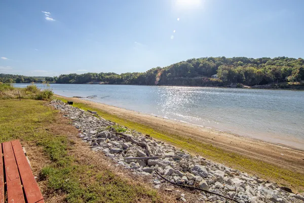 $165,000 | 1997 Hardin Bottom River Road, Clifton, TN 38425