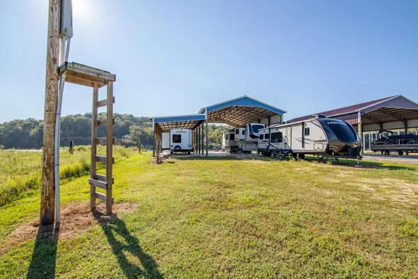 $165,000 | 1997 Hardin Bottom River Road, Clifton, TN 38425