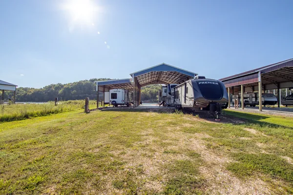 $165,000 | 1997 Hardin Bottom River Road, Clifton, TN 38425