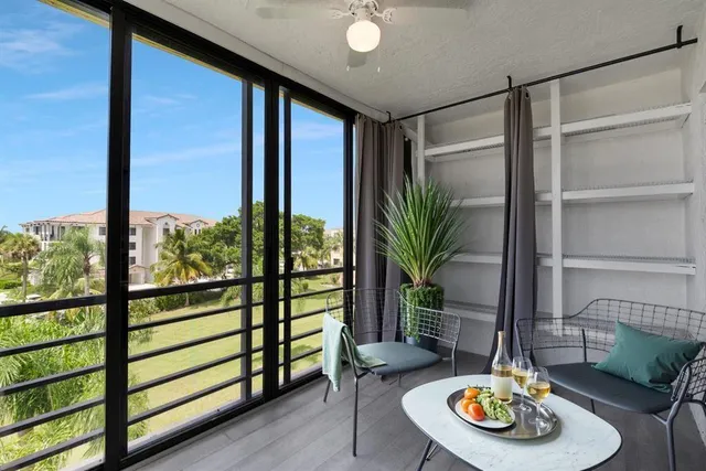 $1,950 | 9355 Southwest 8th Street, Unit 401, Boca Raton, FL 33428