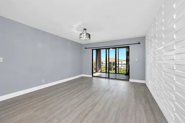 $1,950 | 9355 Southwest 8th Street, Unit 401, Boca Raton, FL 33428