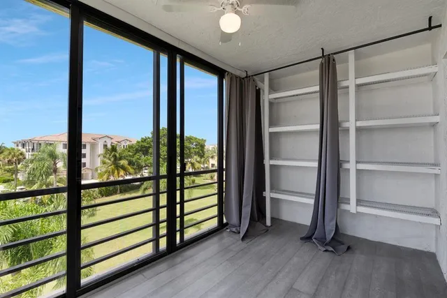 $1,950 | 9355 Southwest 8th Street, Unit 401, Boca Raton, FL 33428