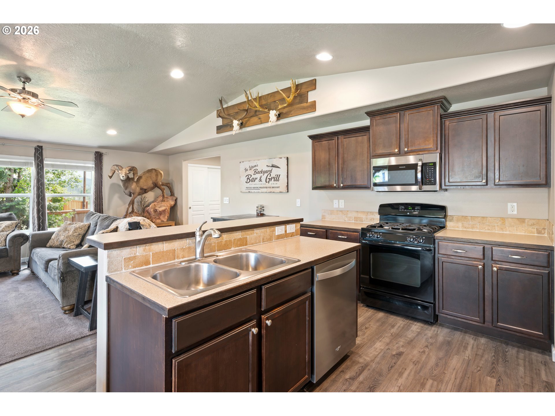 4946 Holly Street Springfield, OR 97478 - Photo 10 of 46 Gallery Image 10