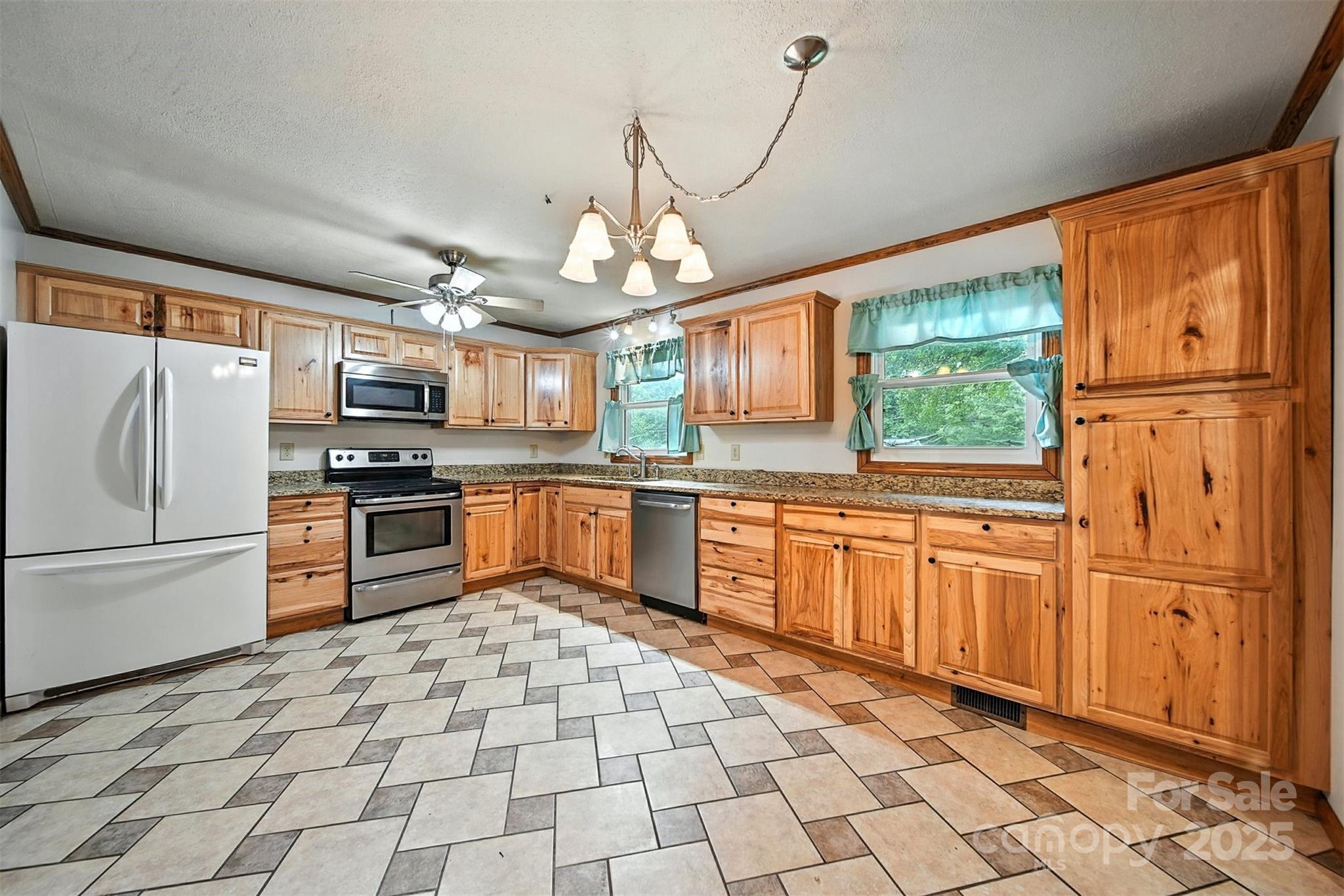 3395 Danial Street Conover, NC 28613 - Photo 7 of 33