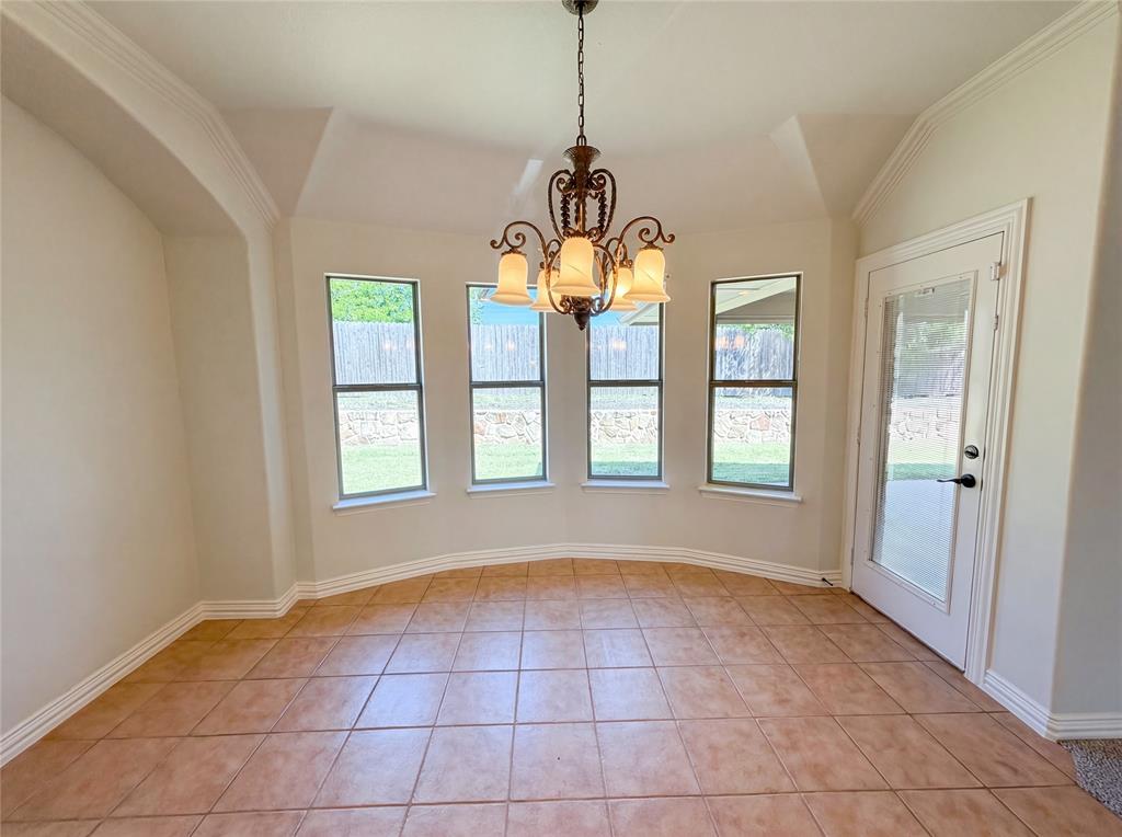 210 Billo Court Weatherford, TX 76087 - Photo 11 of 18