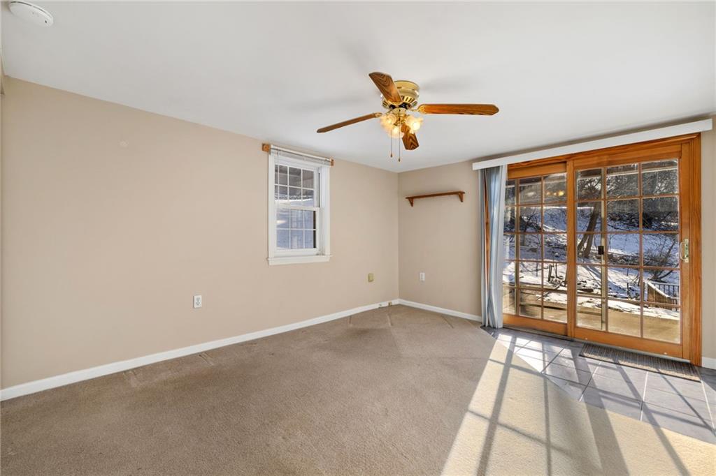 925 Glass Run Road Pittsburgh, PA 15236 - Photo 10 of 35 Flex Space - den, office, dining room, family room