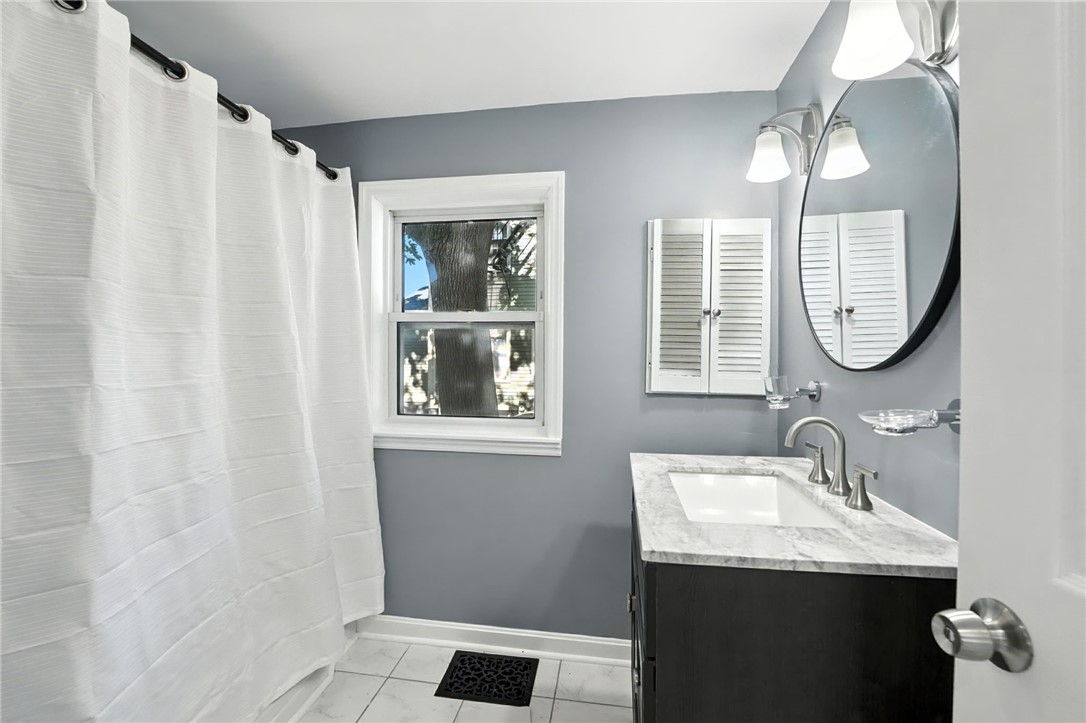 32 Carver Street Pawtucket, RI 02860 - Photo 12 of 28