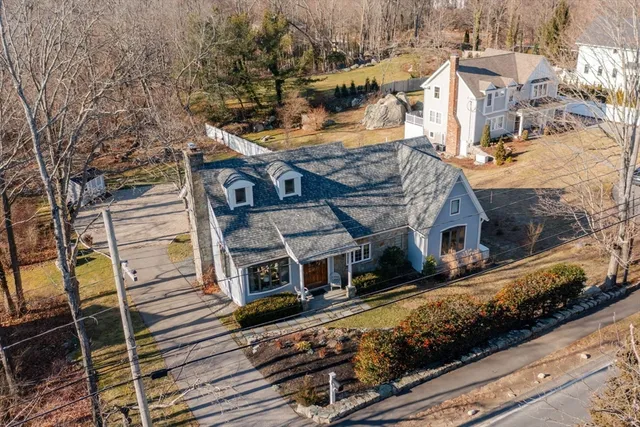 $1,249,000 | 203 South Main Street, Cohasset, MA 02025