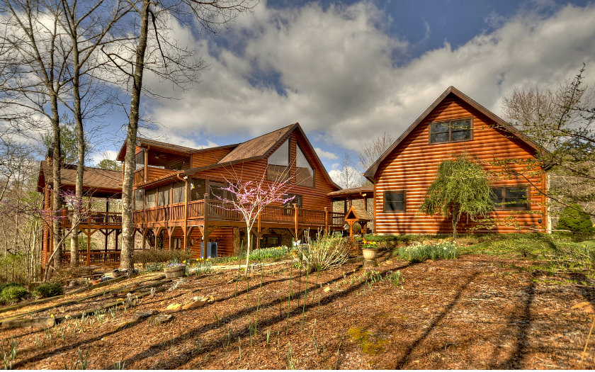 110 Hiawatha Trail Blue Ridge, GA 30513 - Photo 1 of 1 Main View