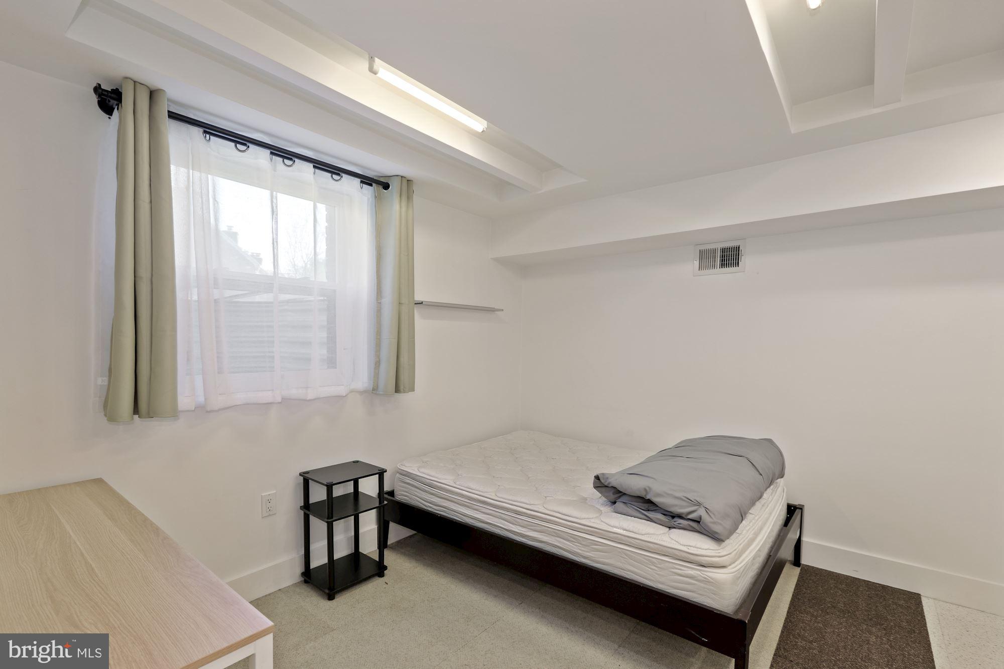 3640 Everett Street Northwest Washington, DC 20008 - Photo 16 of 29