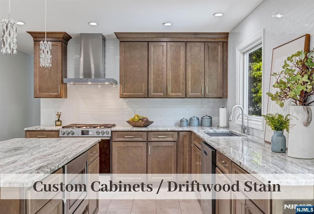 24 Red Rock Court Ridgewood, NJ 07450 - Photo 11 of 50