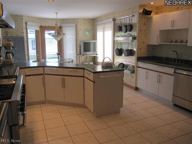 8370 Kinsman Road Novelty, OH 44072 - Photo 7 of 21