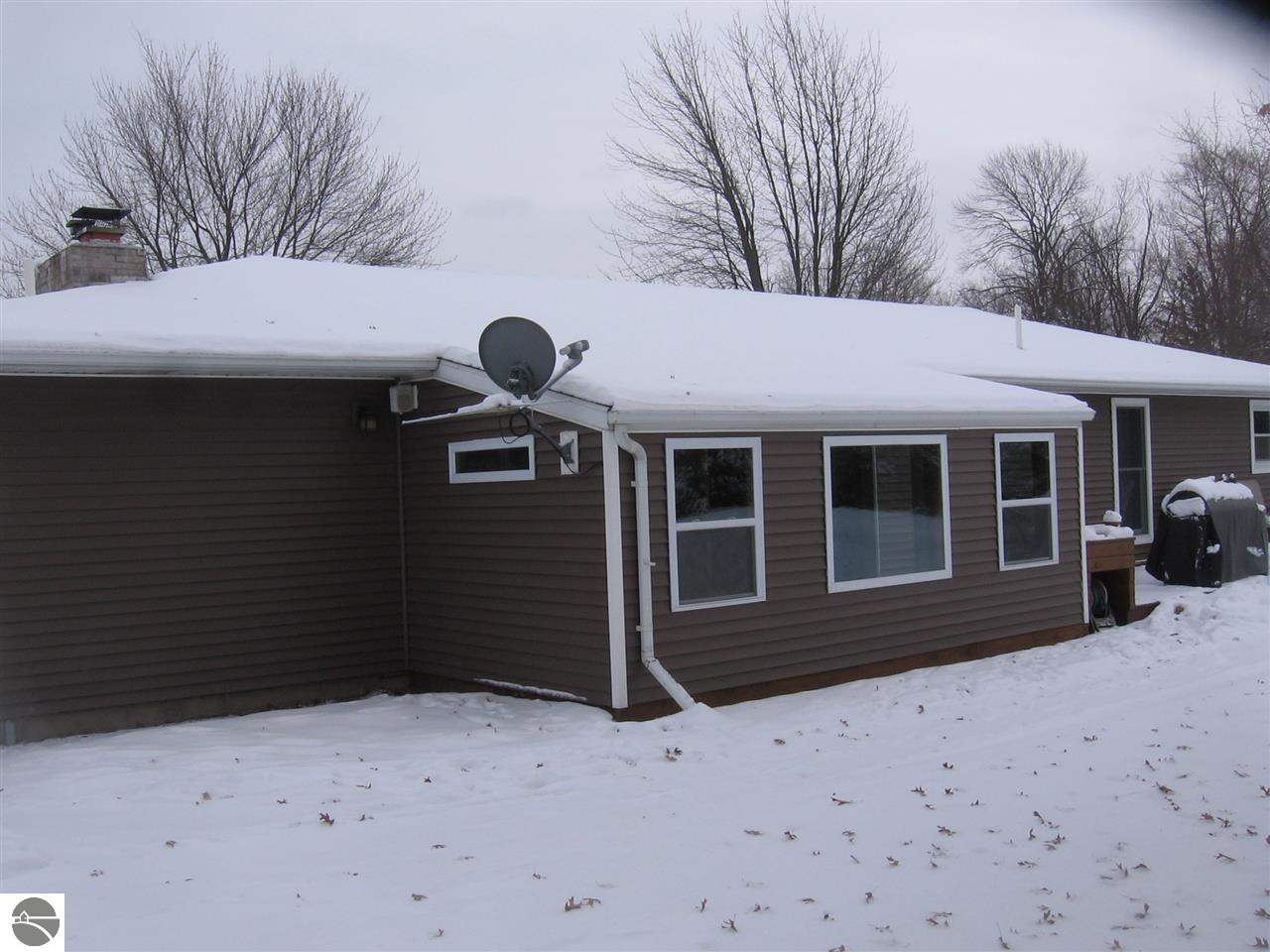 2760 South Nottawa Road Mount Pleasant, MI 48858 - Photo 4 of 9 1793961-3.JPG