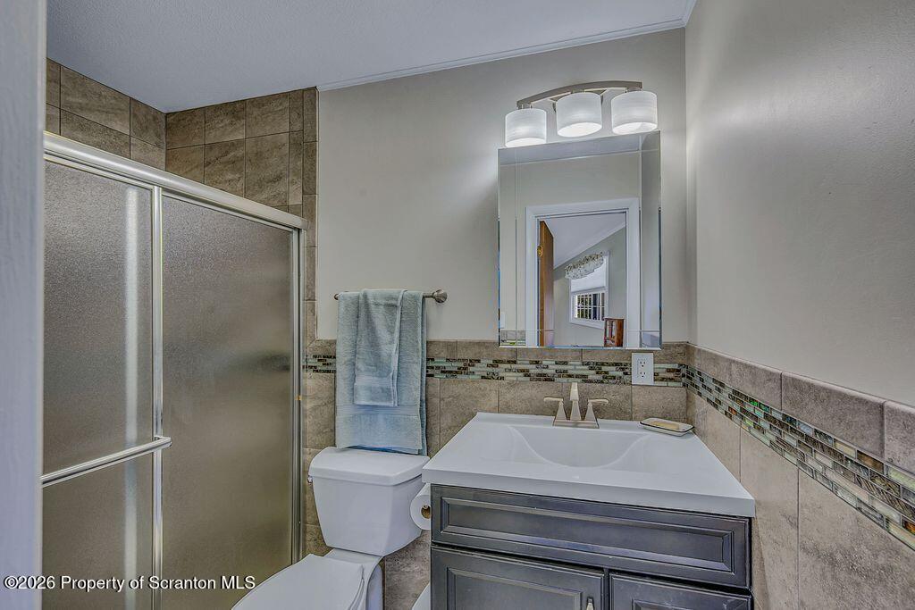 1506 East Locust Street Scranton, PA 18505 - Photo 26 of 42 primary bath