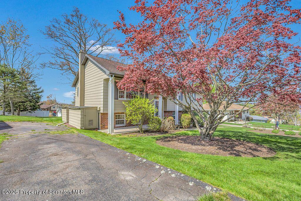 1506 East Locust Street Scranton, PA 18505 - Photo 7 of 42 front