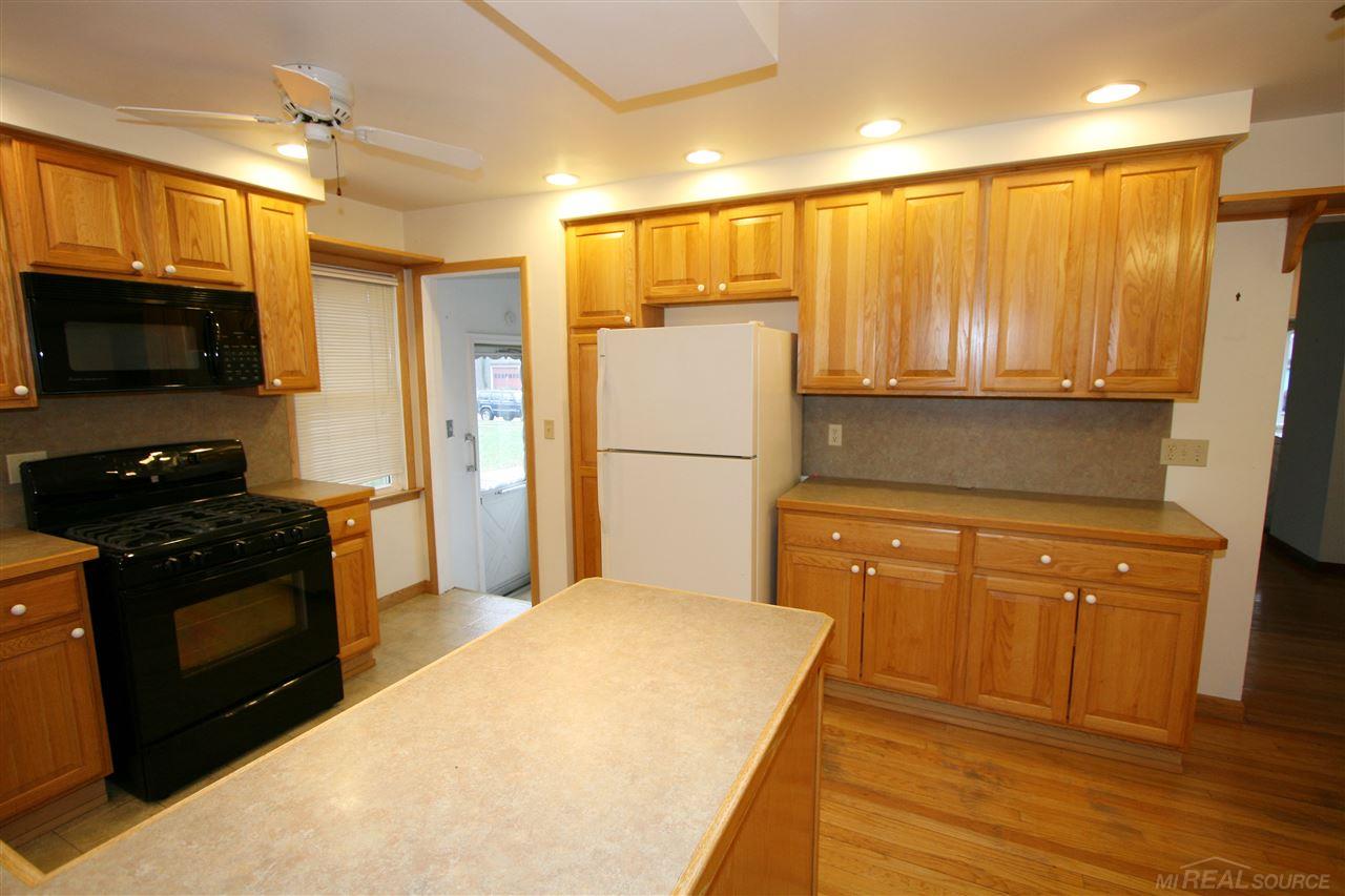 165 Maplefield Road Pleasant Ridge, MI 48069 - Photo 11 of 31