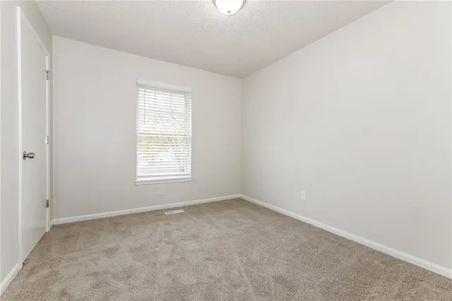 $2,260 | 10423 North Cherry Drive, Kansas City, MO 64155