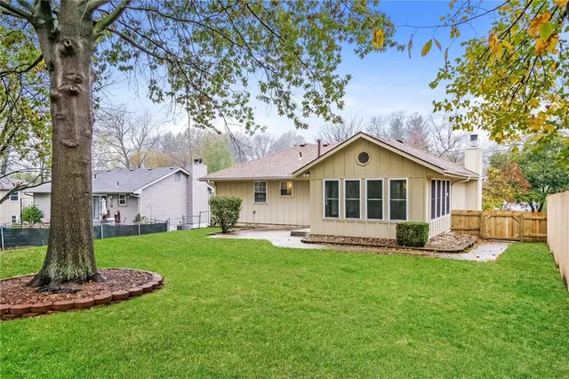 $2,260 | 10423 North Cherry Drive, Kansas City, MO 64155