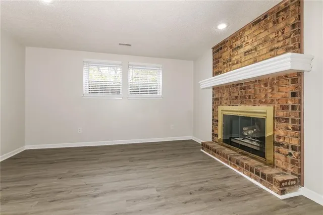 $2,260 | 10423 North Cherry Drive, Kansas City, MO 64155