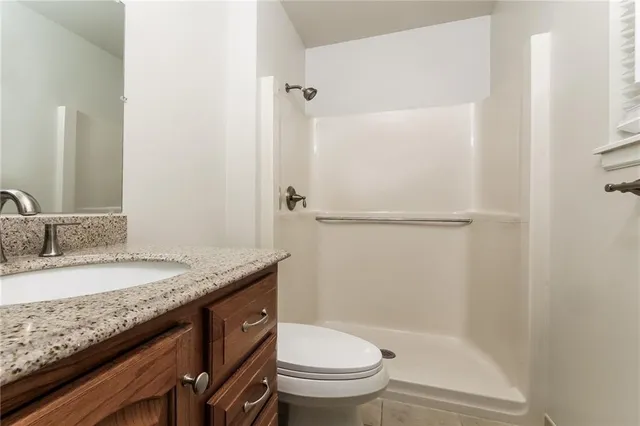 $2,260 | 10423 North Cherry Drive, Kansas City, MO 64155