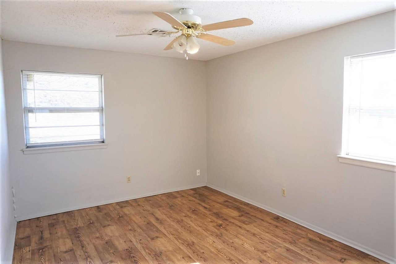 1912 Ridgecrest Perry, OK 73077 - Photo 13 of 26 Gallery Image 13
