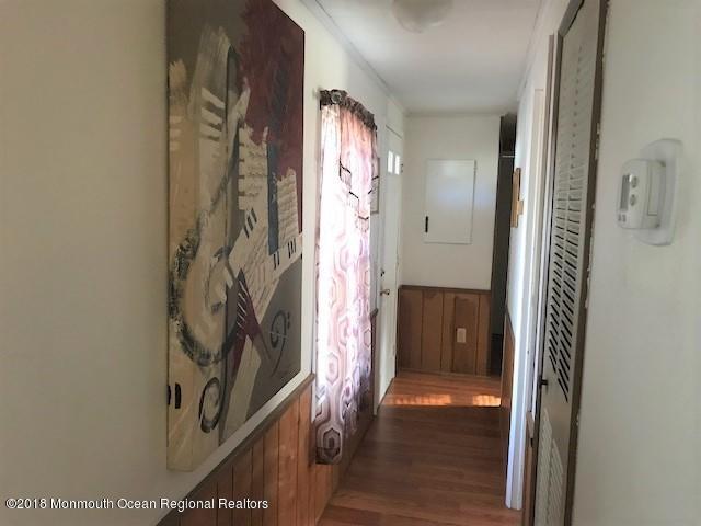 522 Roberts Road Toms River, NJ 08755 - Photo 11 of 23 Hallway