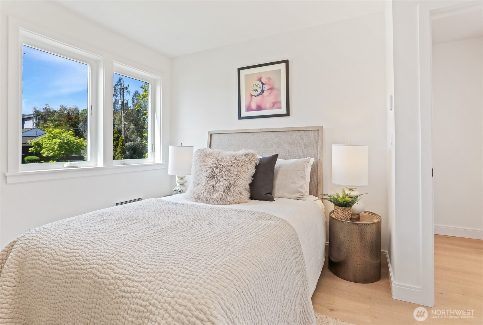 8330 24th Avenue Northwest Seattle, WA 98117 - Photo 13 of 38