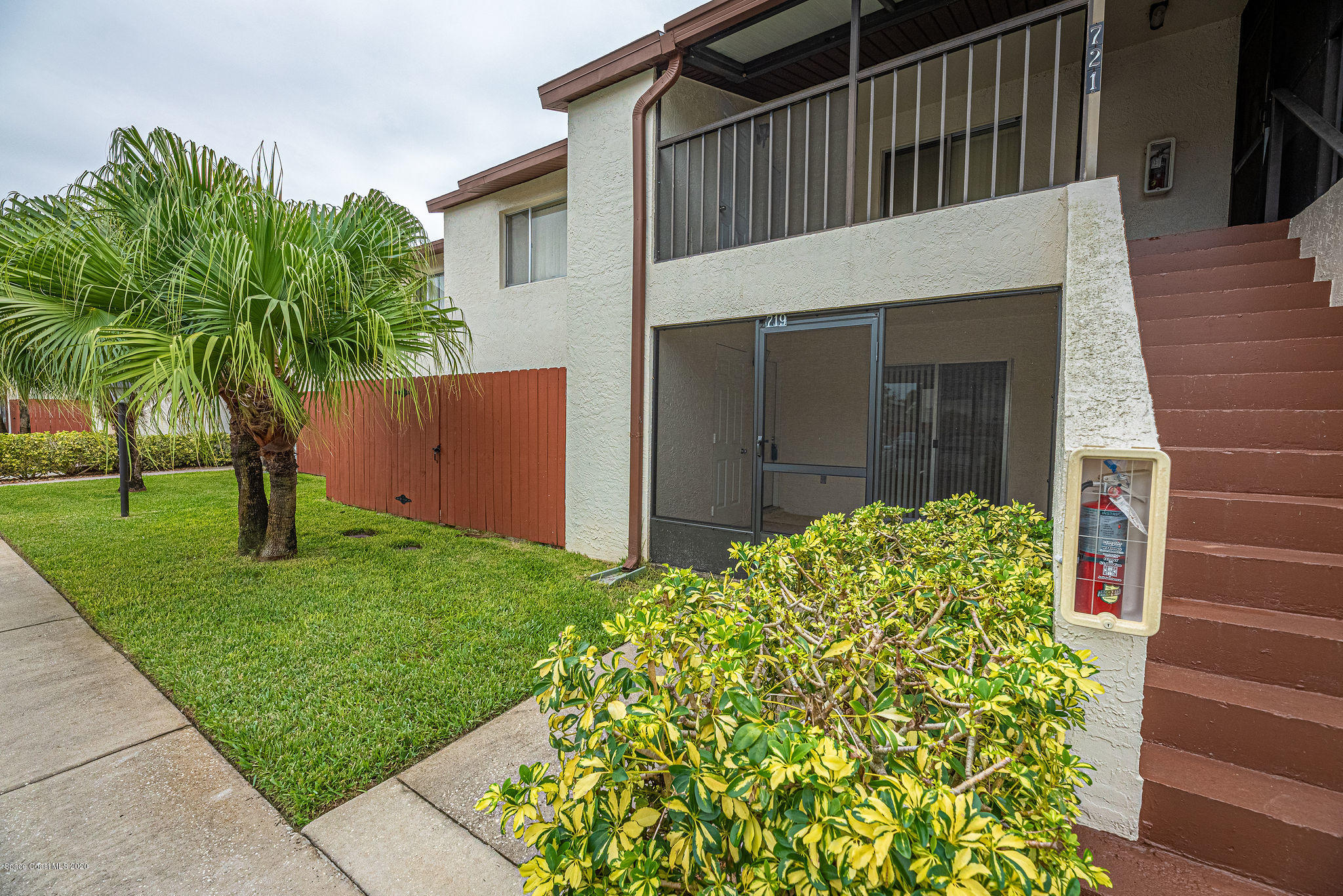 719 Ridge Club Drive, Unit 77 Melbourne, FL 32934 - Photo 1 of 28 JC7_5183-HDR