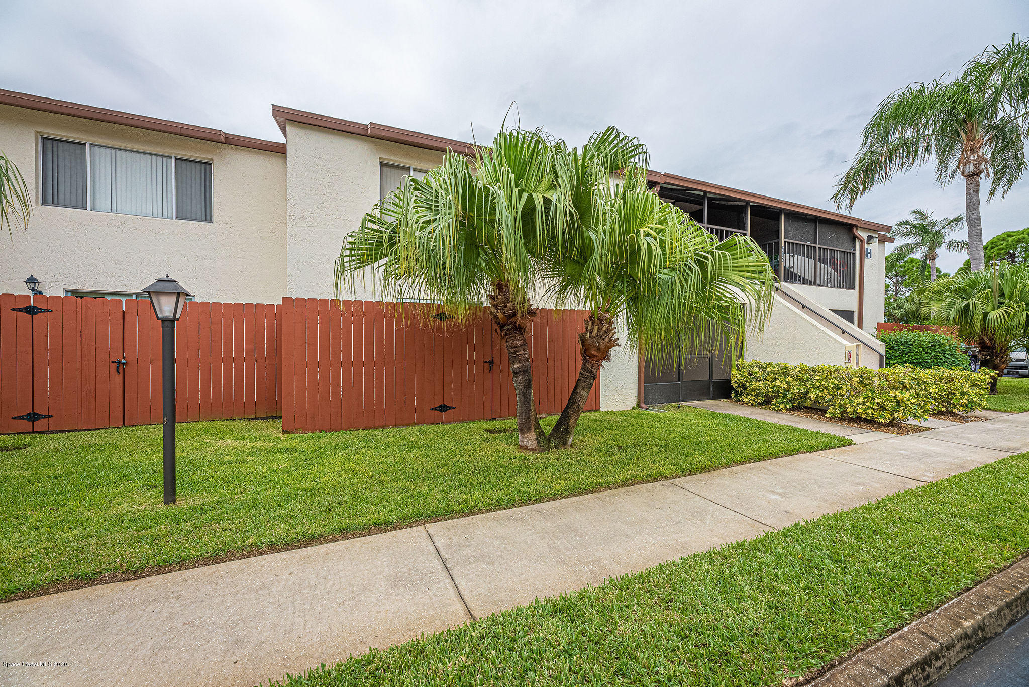 719 Ridge Club Drive, Unit 77 Melbourne, FL 32934 - Photo 2 of 28 JC7_5180-HDR